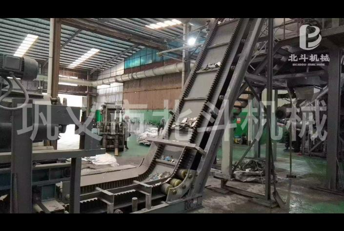 電池裂解生產(chǎn)線車間,干凈整潔無(wú)污染