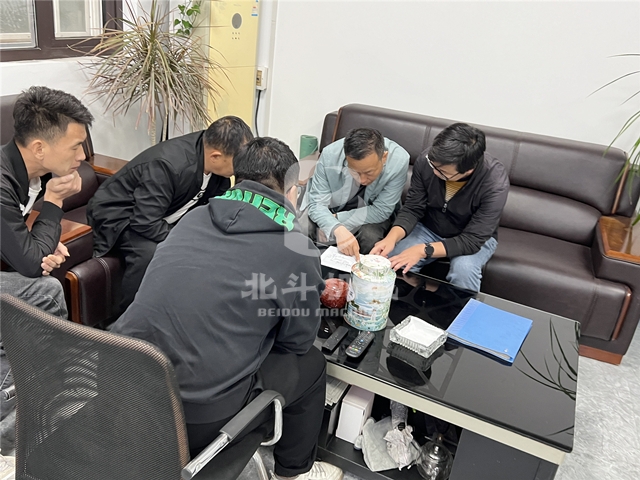 廣東客戶考察重點,多功能果殼炭化設(shè)備引爆商機